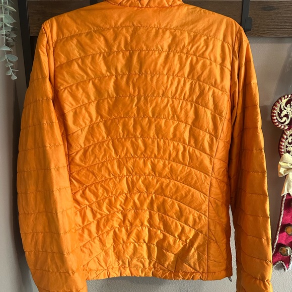 Patagonia Bright Orange Women's Puffer Jacket - Picture 3 of 3